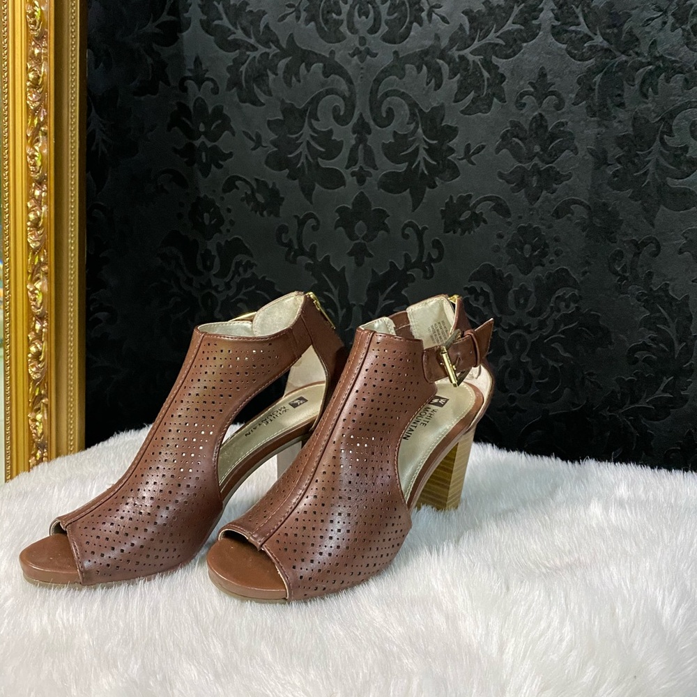 WHITE MOUNTAIN brown shoes.Perfect for fall!!
